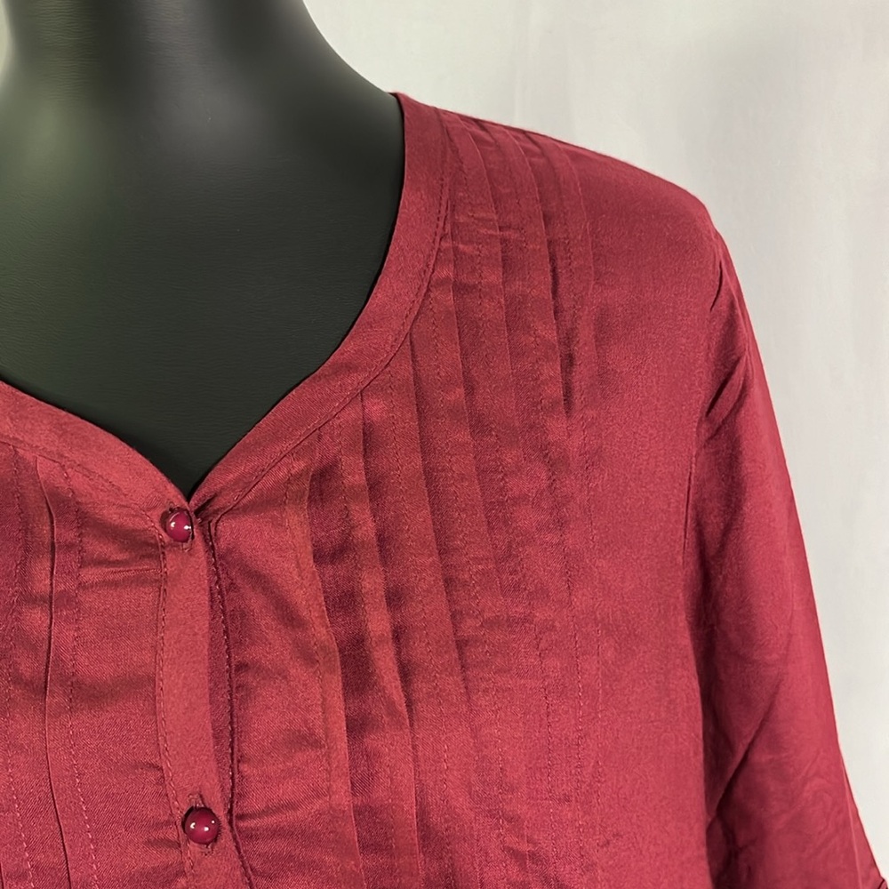 ๐ 6 for $35 โข NWOT Blair Burgundy Lace Accent Pleated Button Front Tunic Blouse - Picture 5 of 16
